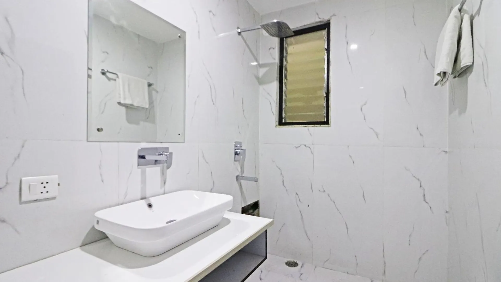 ****  Hotel Grand Qubic Near Delhi Airport New Delhi Inde