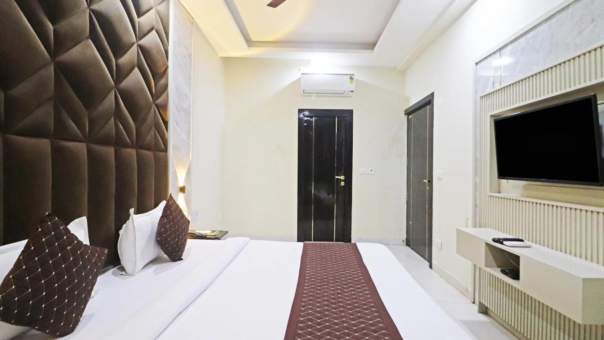 ****  Hotel Grand Qubic Near Delhi Airport New Delhi Inde